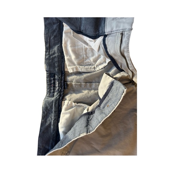 Tommy Hilfiger Men's TH Flex Stretch Slim-Fit Chino Pants in light gray. 32 x 32 - Picture 12 of 16